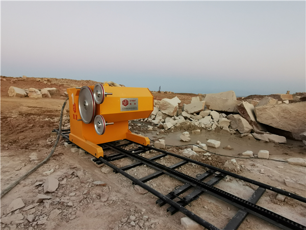 長沙凱發超硬材料科技有限公司,長沙礦山石材開采設備銷售,長沙金剛石繩鋸機銷售,金剛石串珠繩生產銷售，水平鉆機生產銷售